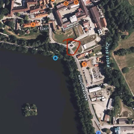 V Centru *